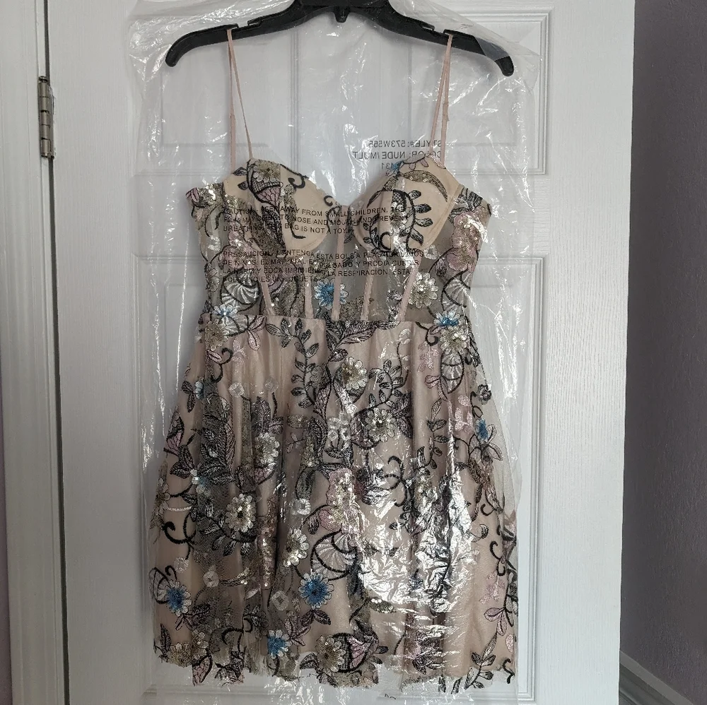 Prom dress - Picture 4 of 4